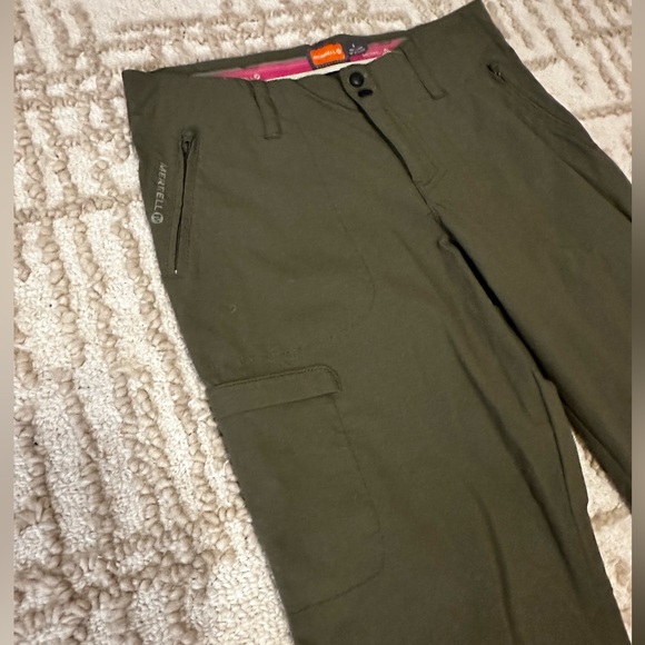 Women’s Merrill size 8, hiking pants in new condition olive color - Picture 4 of 11